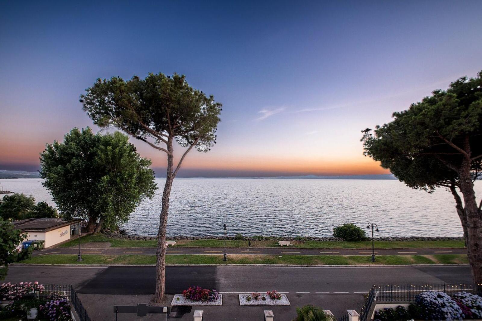 Hotel Holiday Sul Lago Bolsena Exterior foto