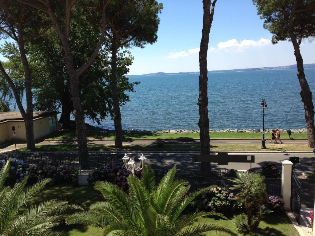 Hotel Holiday Sul Lago Bolsena Exterior foto